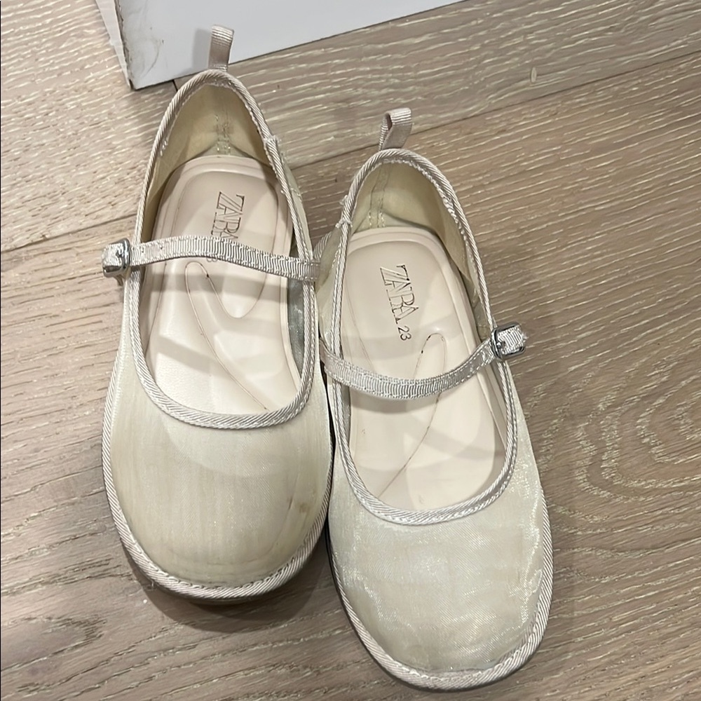 Zara Toddler Mesh Mary Jane Shoes Size US 7